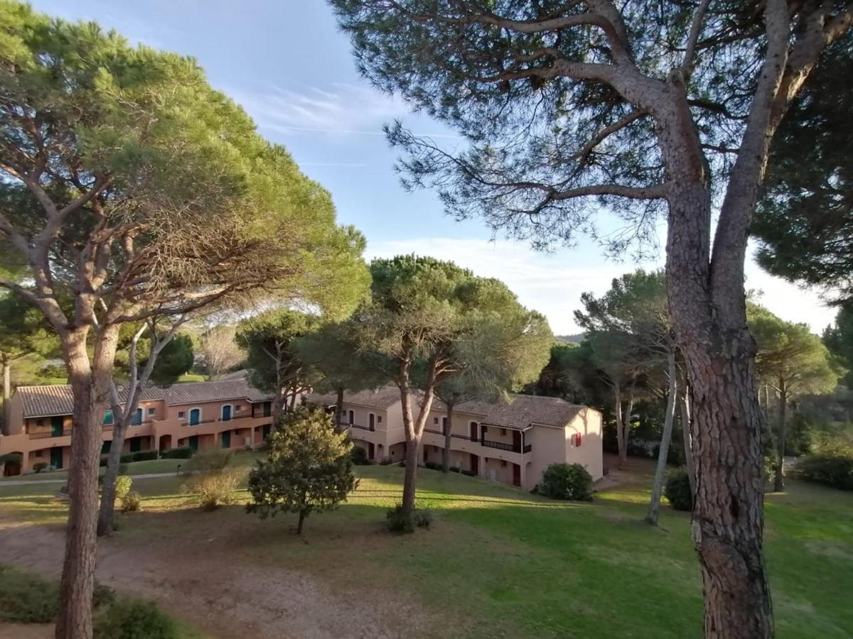 Residences Du Golf Saint-Raphaël Exteriör bild