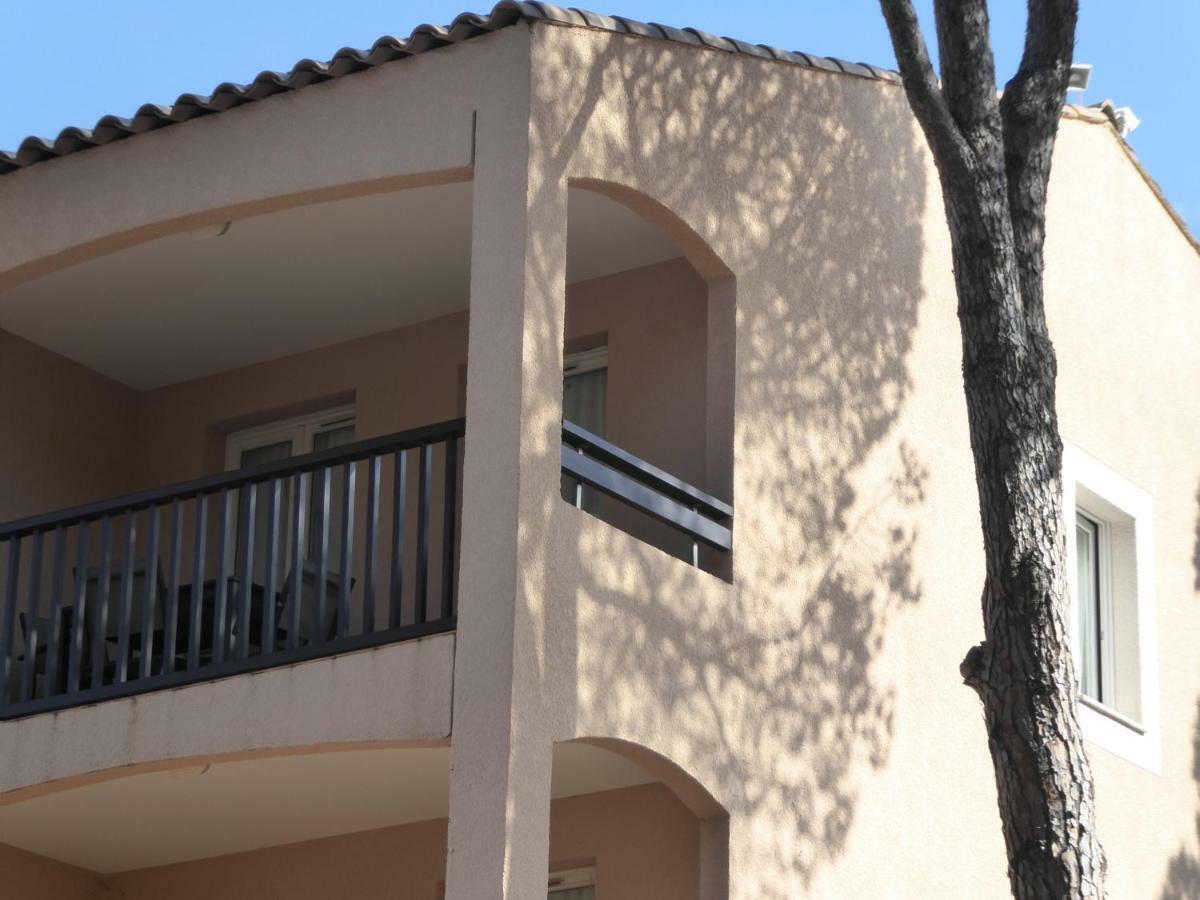Residences Du Golf Saint-Raphaël Exteriör bild