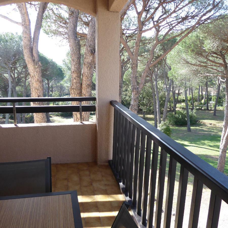 Residences Du Golf Saint-Raphaël Exteriör bild